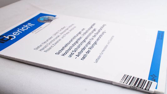 Sicherheitsvorrichtungen von Hochschut... Sicherheitsvorrichtungen von Hochschut...