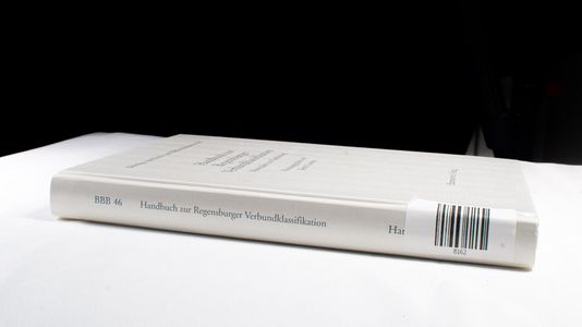 Handbuch zur Regensburger Verbundklassifikation : Materialien zur Einführung. Beiträge zum Buch- und Bibliothekswesen ; Bd. 46 - Lorenz, Bernd