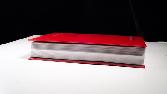 Eichtheorie der schwachen Wechselwirkung : mit zahlreichen Beispielen und Aufgaben mit ausführlichen Lösungen. / Theoretische Physik ; Band 8 - Greiner, Walter und Berndt Müller