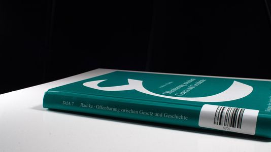 Offenbarung Zwischen Gesetz Und Geschichte: Quellenstudien Zu Den Bedingungsfaktoren Fruhislamischen Rechtsdenkens: 7 (Diskurse Der Arabistik) - Radtke, Andreas